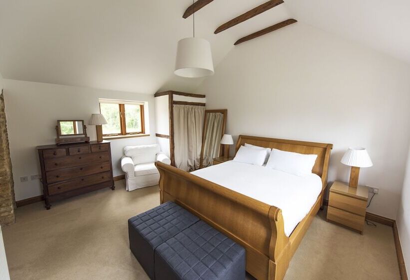 ペンション Whitley Coach House