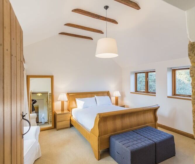 ペンション Whitley Coach House