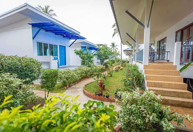 Three Trees Samui Resort   Sarocha Villa