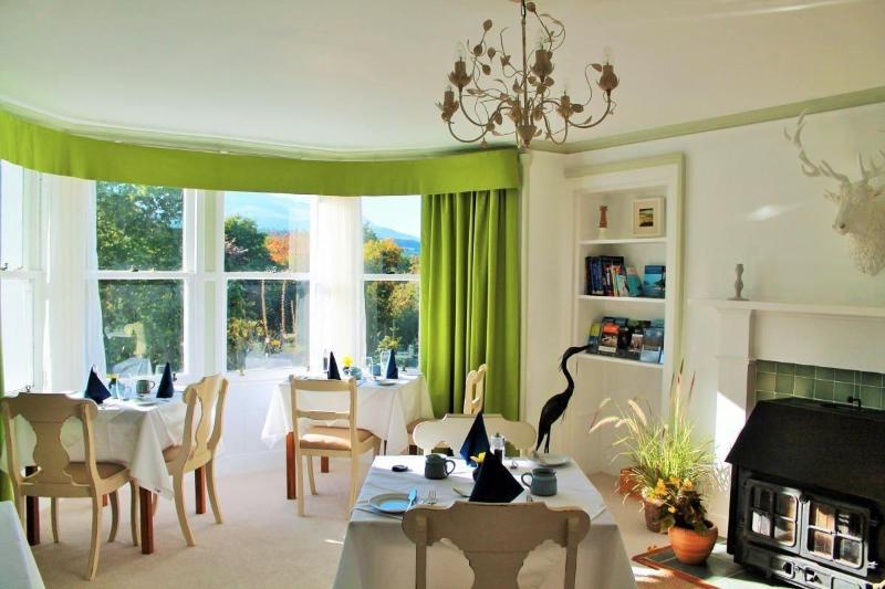 민박 Tirindrish House