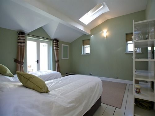 ベッドアンドブレックファースト Broadrock