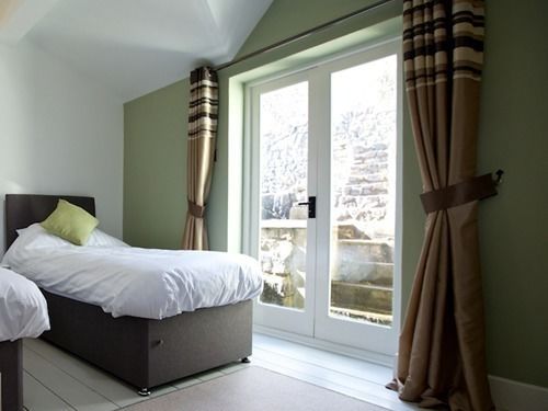 ベッドアンドブレックファースト Broadrock