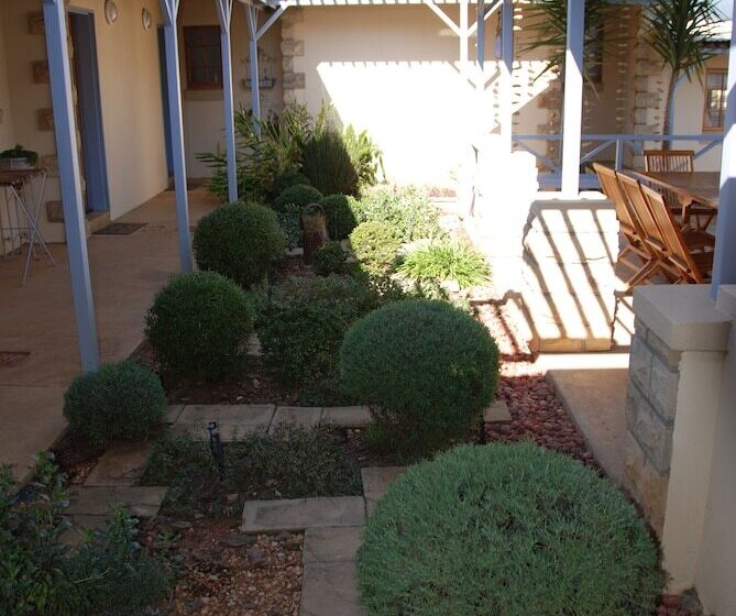 צימר Sandstone Chameleon Guest House