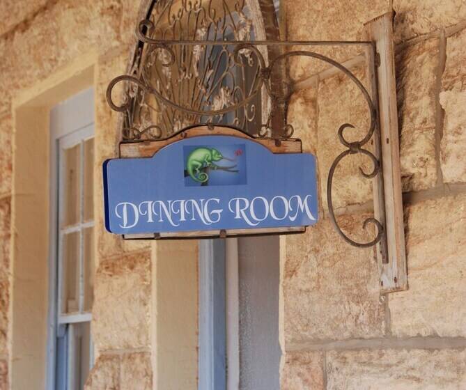 צימר Sandstone Chameleon Guest House