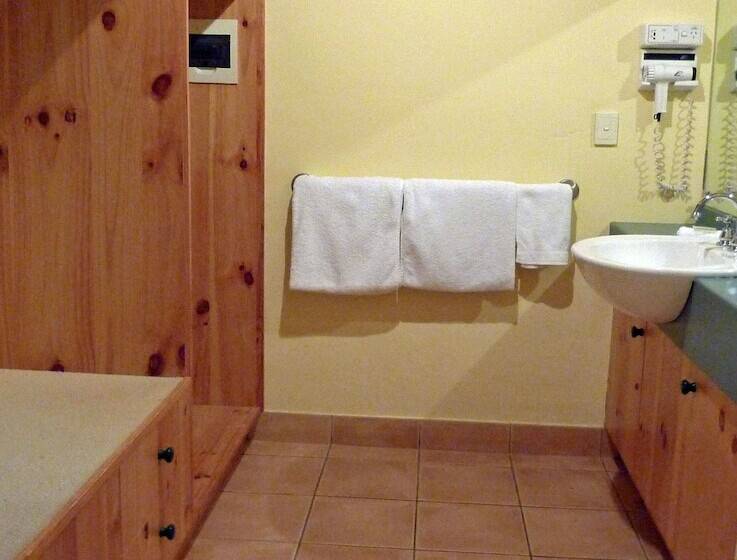 Coonawarra Place Motor Inn