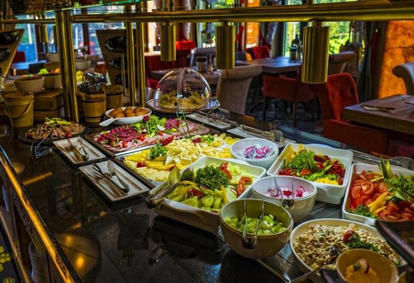 Grand Hotel Bachledka Strachan