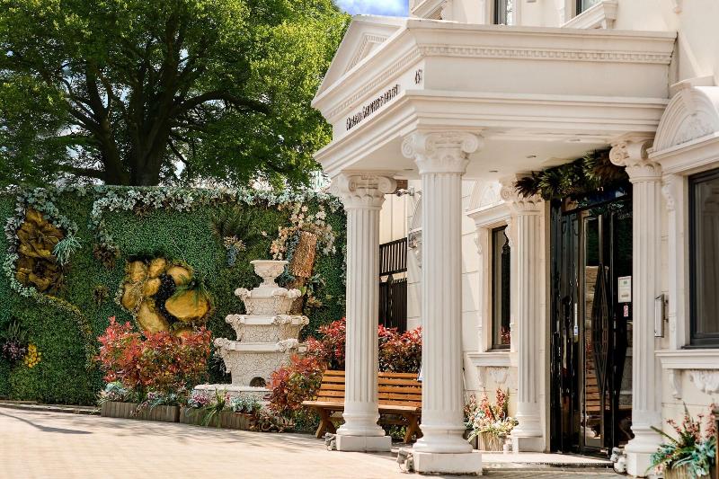 Grand Sapphire Hotel & Banqueting