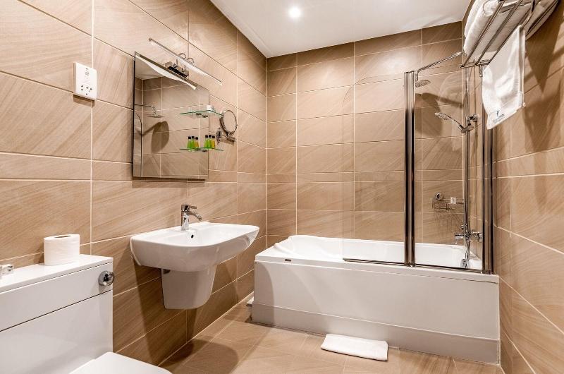 Grand Sapphire Hotel & Banqueting