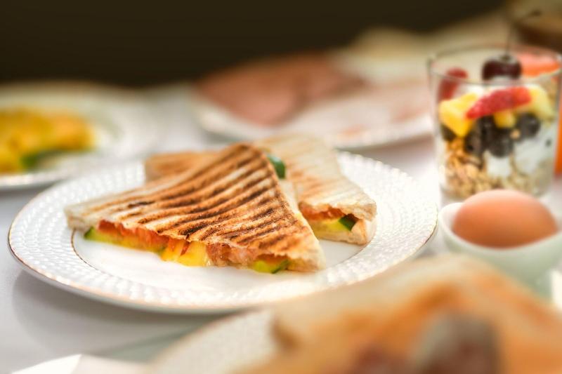 Grand Sapphire Hotel & Banqueting