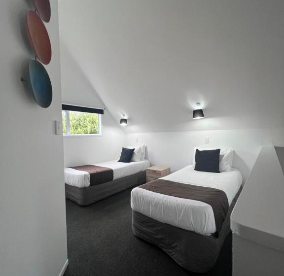 Asure Green Gables Motel