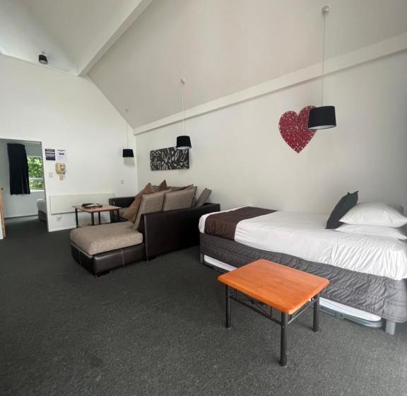 Asure Green Gables Motel