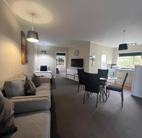 Asure Green Gables Motel