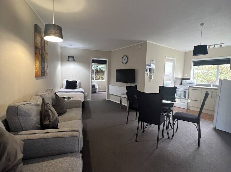 Asure Green Gables Motel