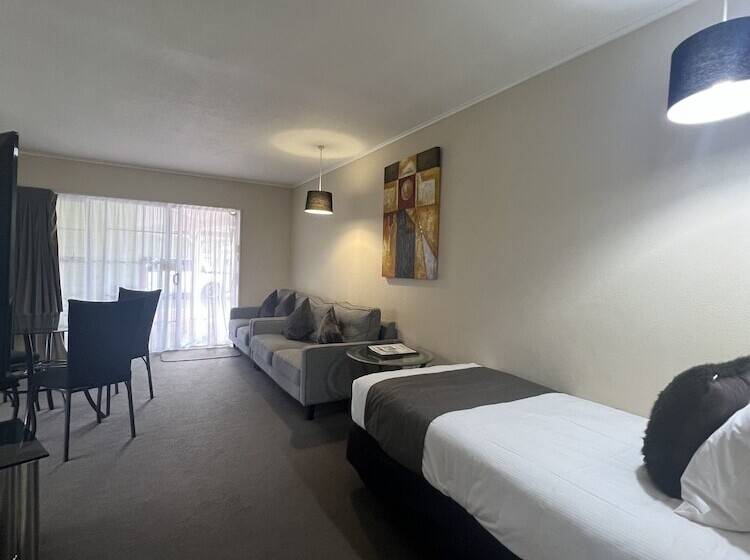Asure Green Gables Motel