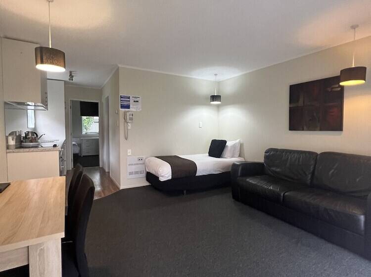 Asure Green Gables Motel