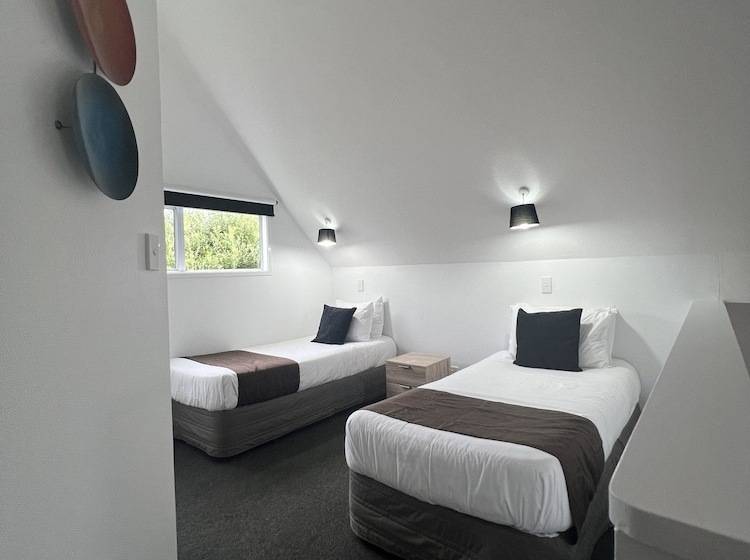 Asure Green Gables Motel