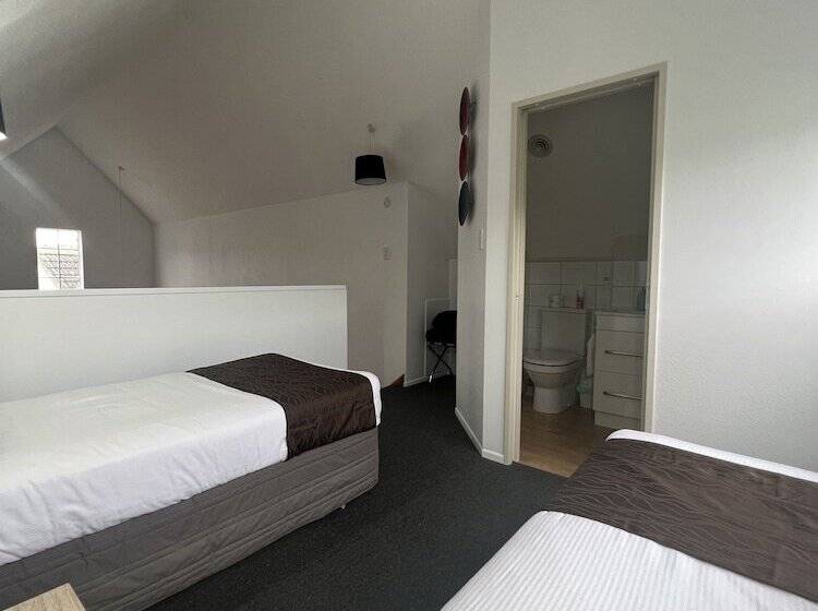 Asure Green Gables Motel