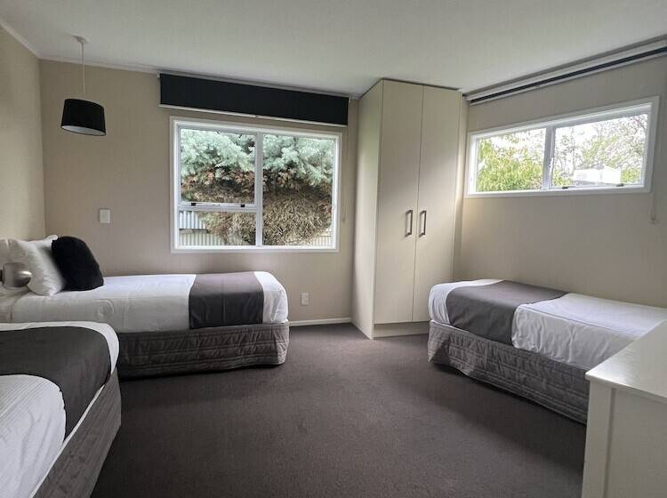 Asure Green Gables Motel