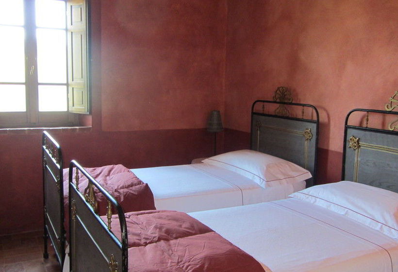 Отель Agriturismo Podere Pratovecchio