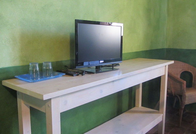 Отель Agriturismo Podere Pratovecchio