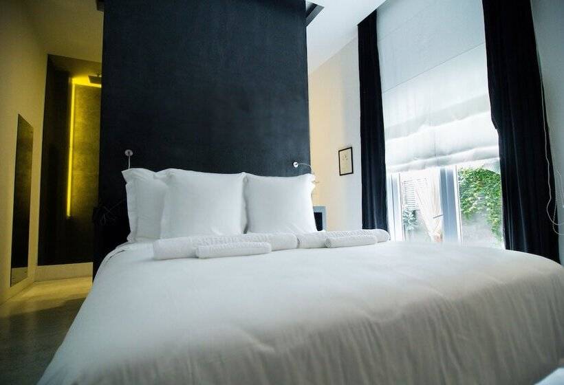 هتل Arthur&paul   Caters To Men