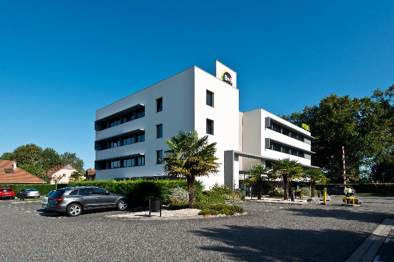 B&b Hotel Pau Zénith