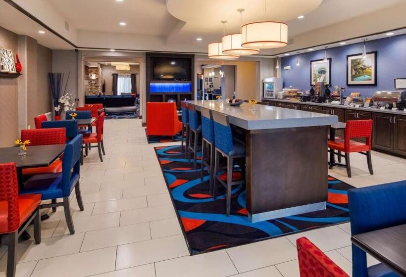 هتل Best Western Plus Ardmore Inn & Suites