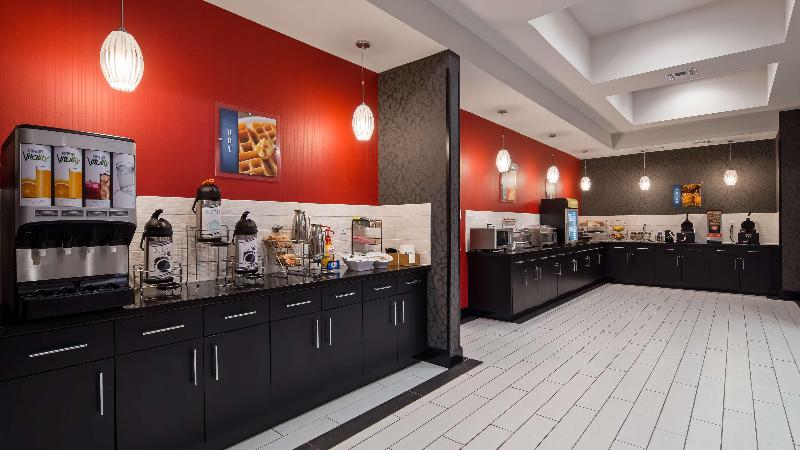 هتل Best Western Plus Laredo Inn & Suites