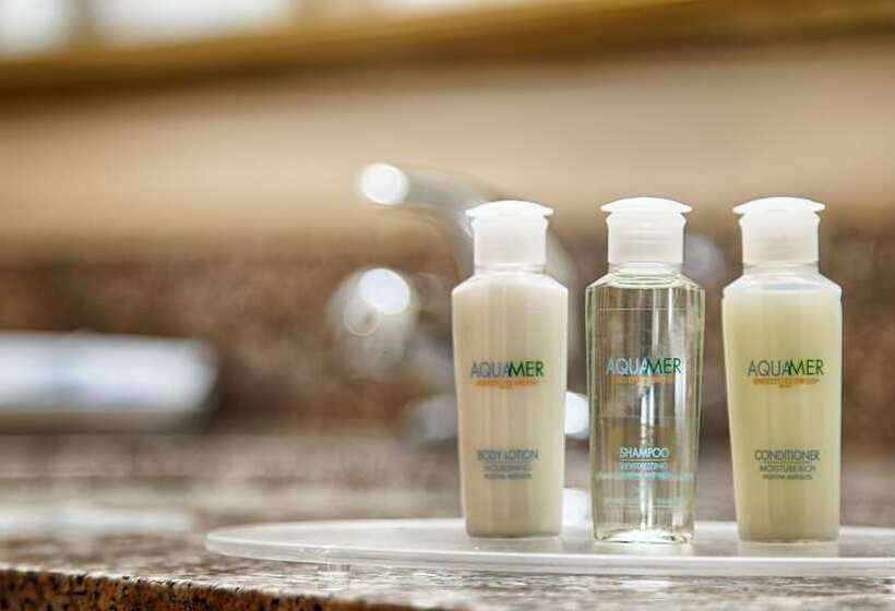 هتل Best Western Plus Laredo Inn & Suites