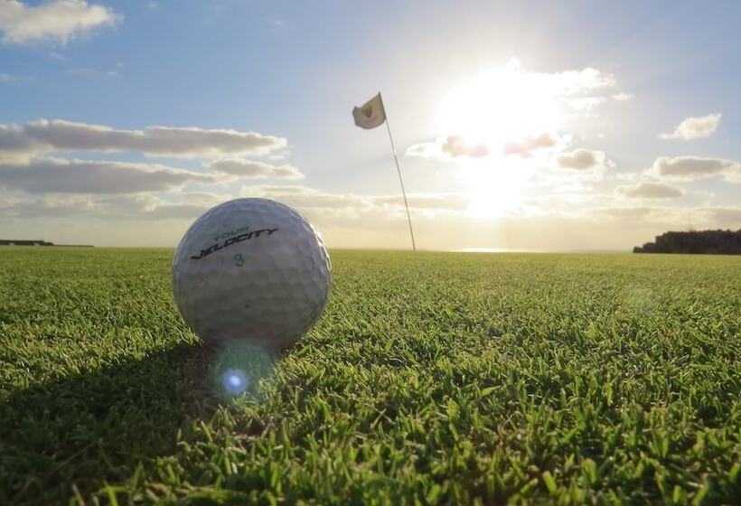 Отель Cape Cornwall Golf & Leisure