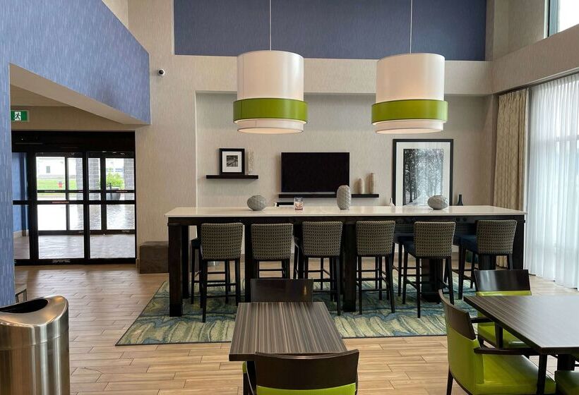 בית מלון כפרי Chateau Fredericton, Trademark Collection By Wyndham