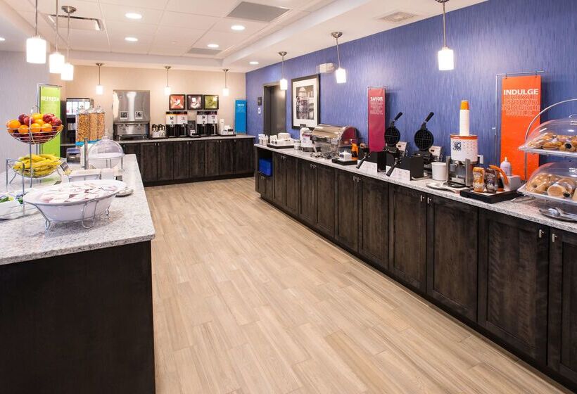 בית מלון כפרי Chateau Fredericton, Trademark Collection By Wyndham