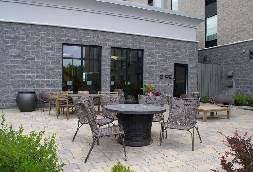 בית מלון כפרי Chateau Fredericton, Trademark Collection By Wyndham