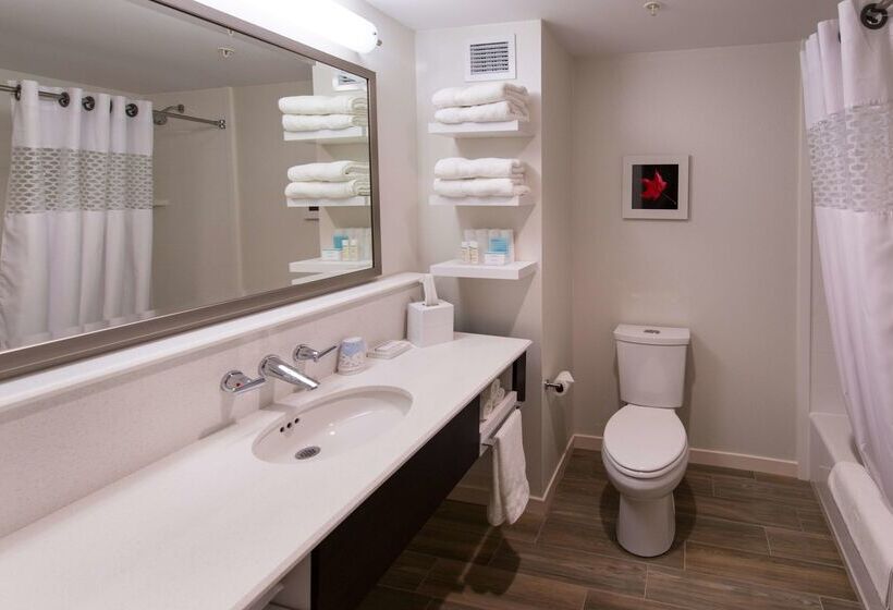 בית מלון כפרי Chateau Fredericton, Trademark Collection By Wyndham