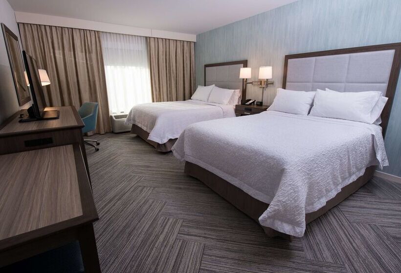 בית מלון כפרי Chateau Fredericton, Trademark Collection By Wyndham