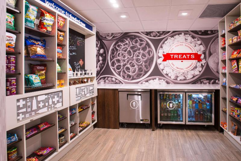 בית מלון כפרי Chateau Fredericton, Trademark Collection By Wyndham