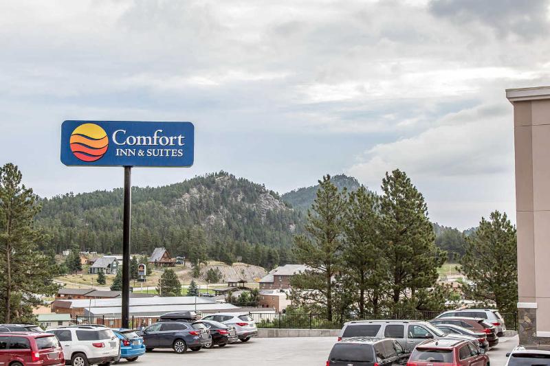 בית מלון כפרי Comfort Inn & Suites Near Mt. Rushmore