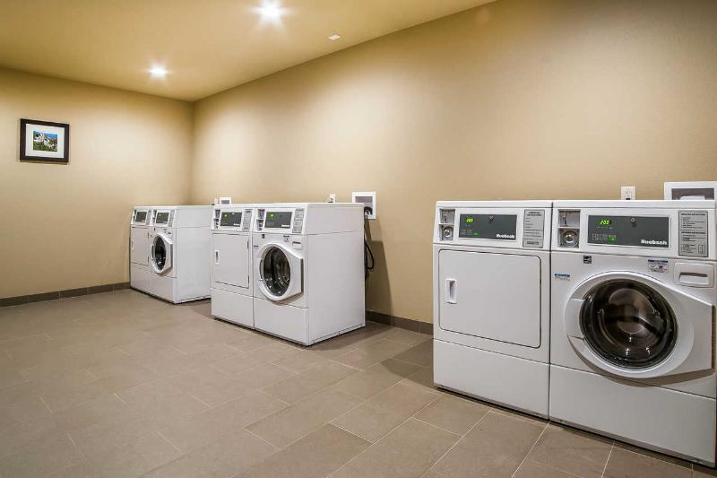 בית מלון כפרי Comfort Inn & Suites Near Mt. Rushmore