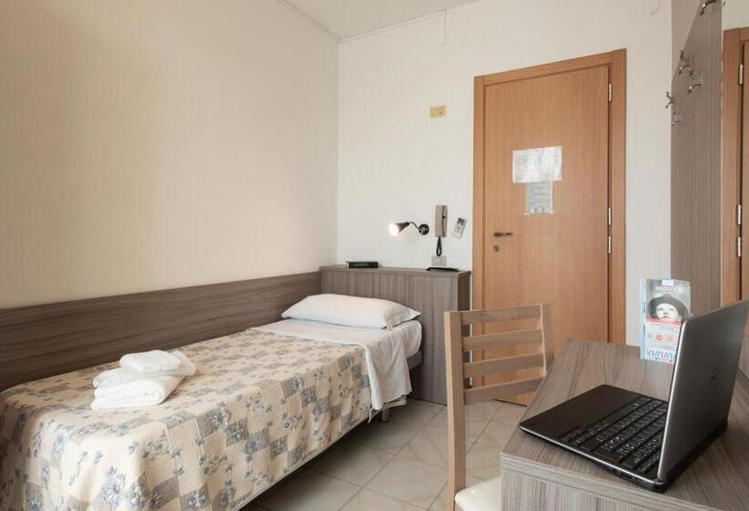 ホテル Consul Family