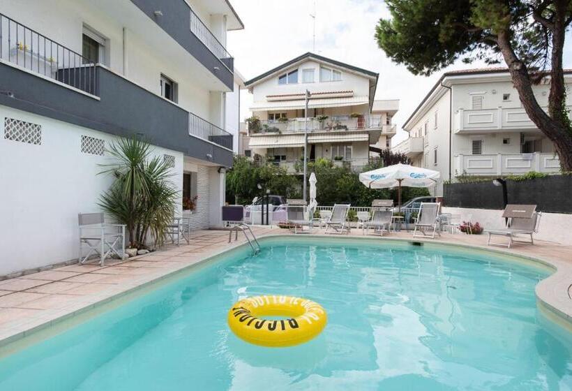 ホテル Consul Family