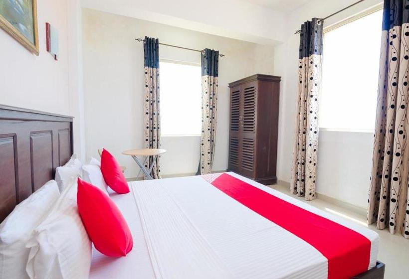 Отель Coral Breeze Colombo