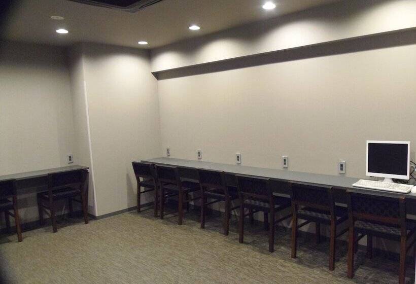 מלון כמוסות The Nell Ueno Okachimachi