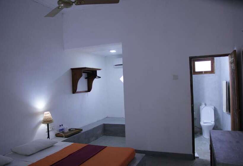 Отель Dambulu Oya Family Park