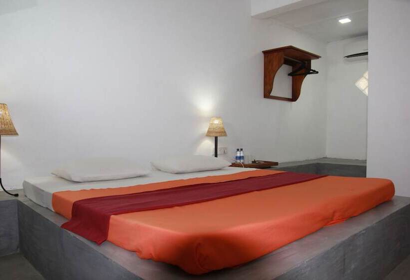 Отель Dambulu Oya Family Park