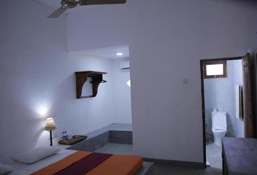 Отель Dambulu Oya Family Park