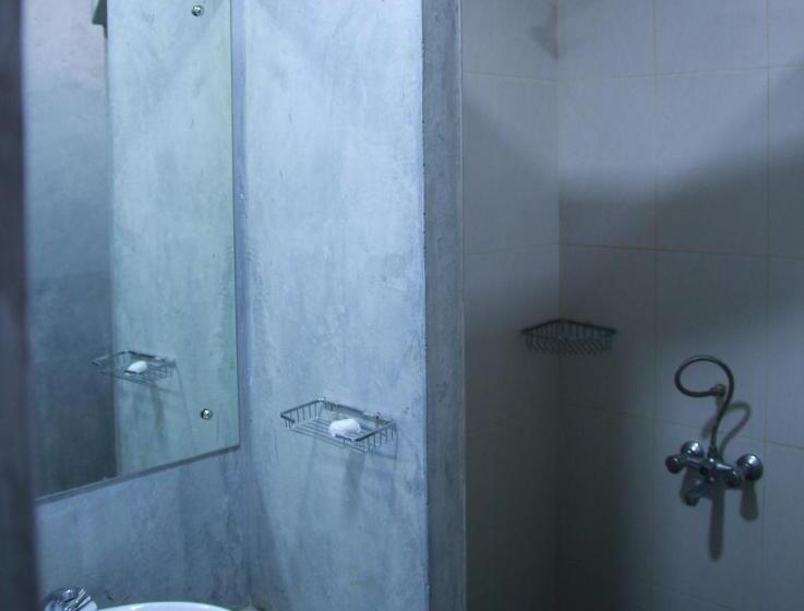 Отель Dambulu Oya Family Park