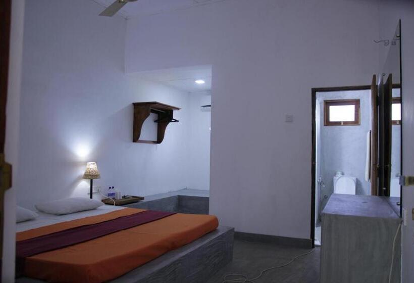 Отель Dambulu Oya Family Park