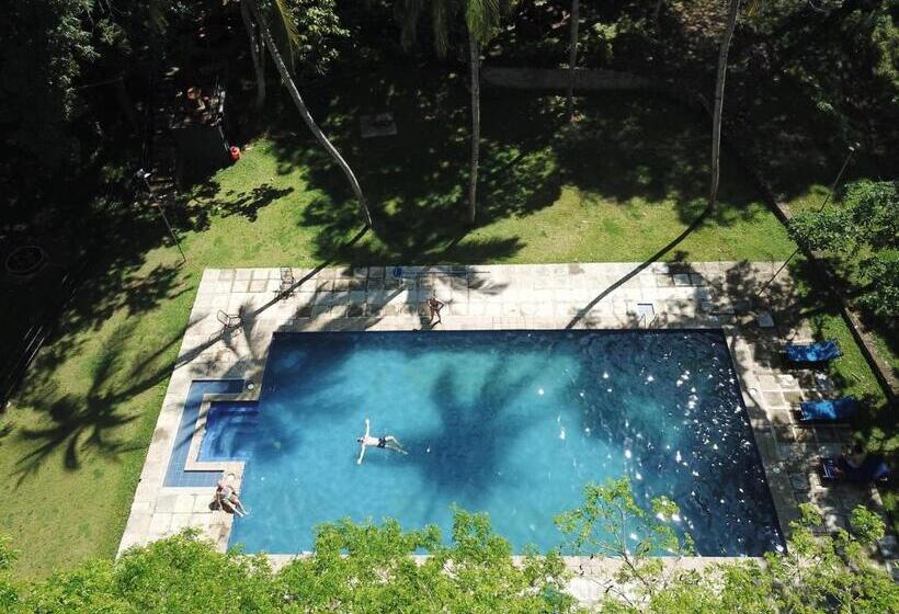 Отель Dambulu Oya Family Park