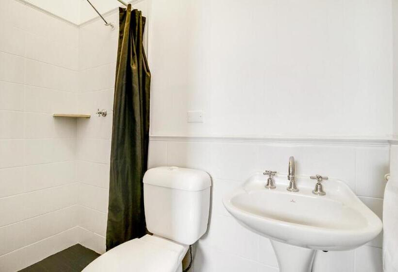 هتل Venus Harbourside   Female Only Hostel