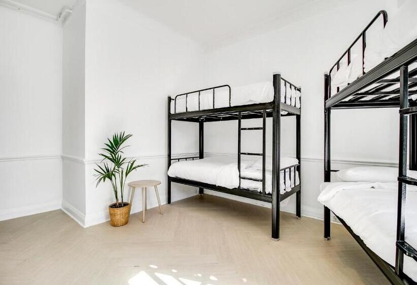 هتل Venus Harbourside   Female Only Hostel